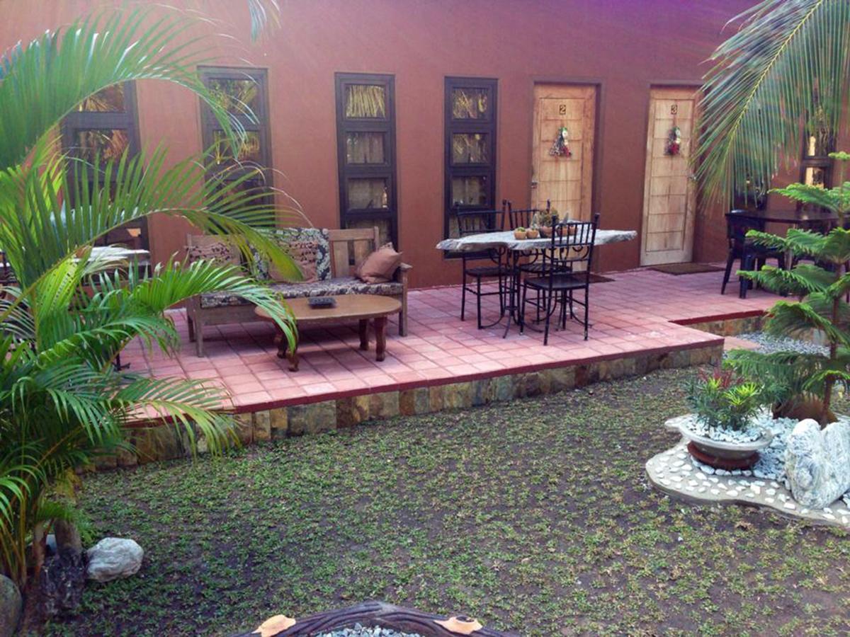 Bognot Lodge : Alvin Bognot Mt Pinatubo Guesthouse And Tours Santa Juliana Pokoj fotografie