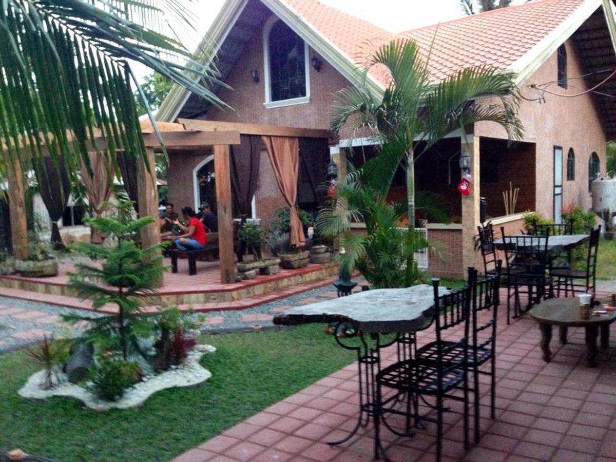 Bognot Lodge : Alvin Bognot Mt Pinatubo Guesthouse And Tours Santa Juliana Pokoj fotografie