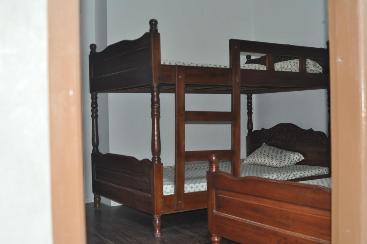 Bognot Lodge : Alvin Bognot Mt Pinatubo Guesthouse And Tours Santa Juliana Pokoj fotografie